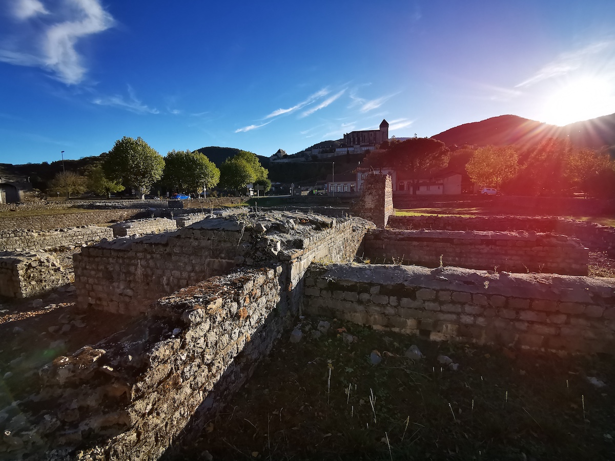 Restos del macellum de Lugdunum Convenarum