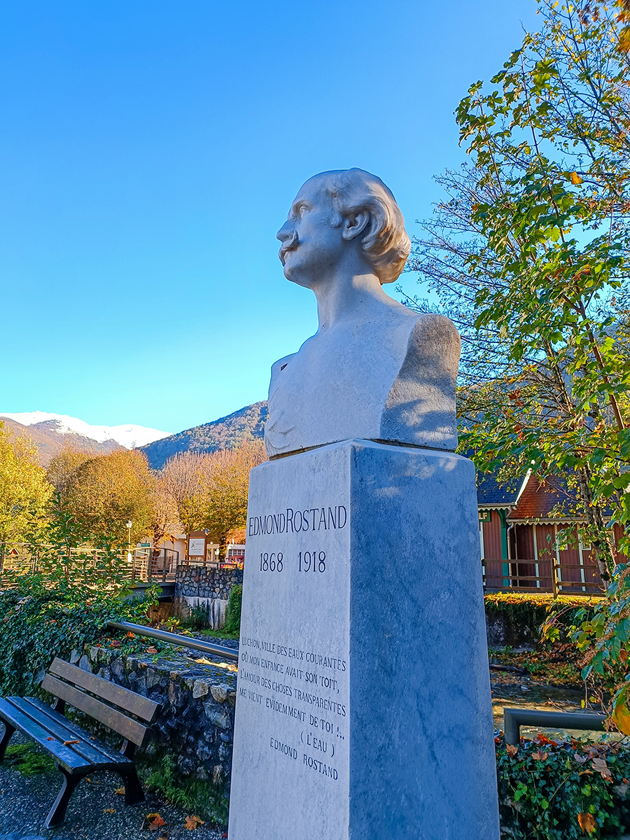 Busto de Edmond Rostand