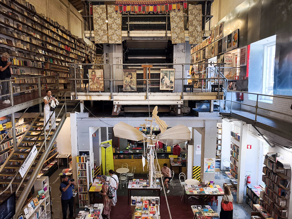 Librería Ler Devagar LX Factory