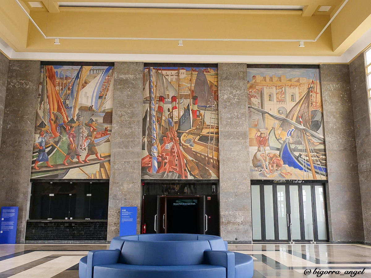 Murales de Almada Negreiros en Alcântara