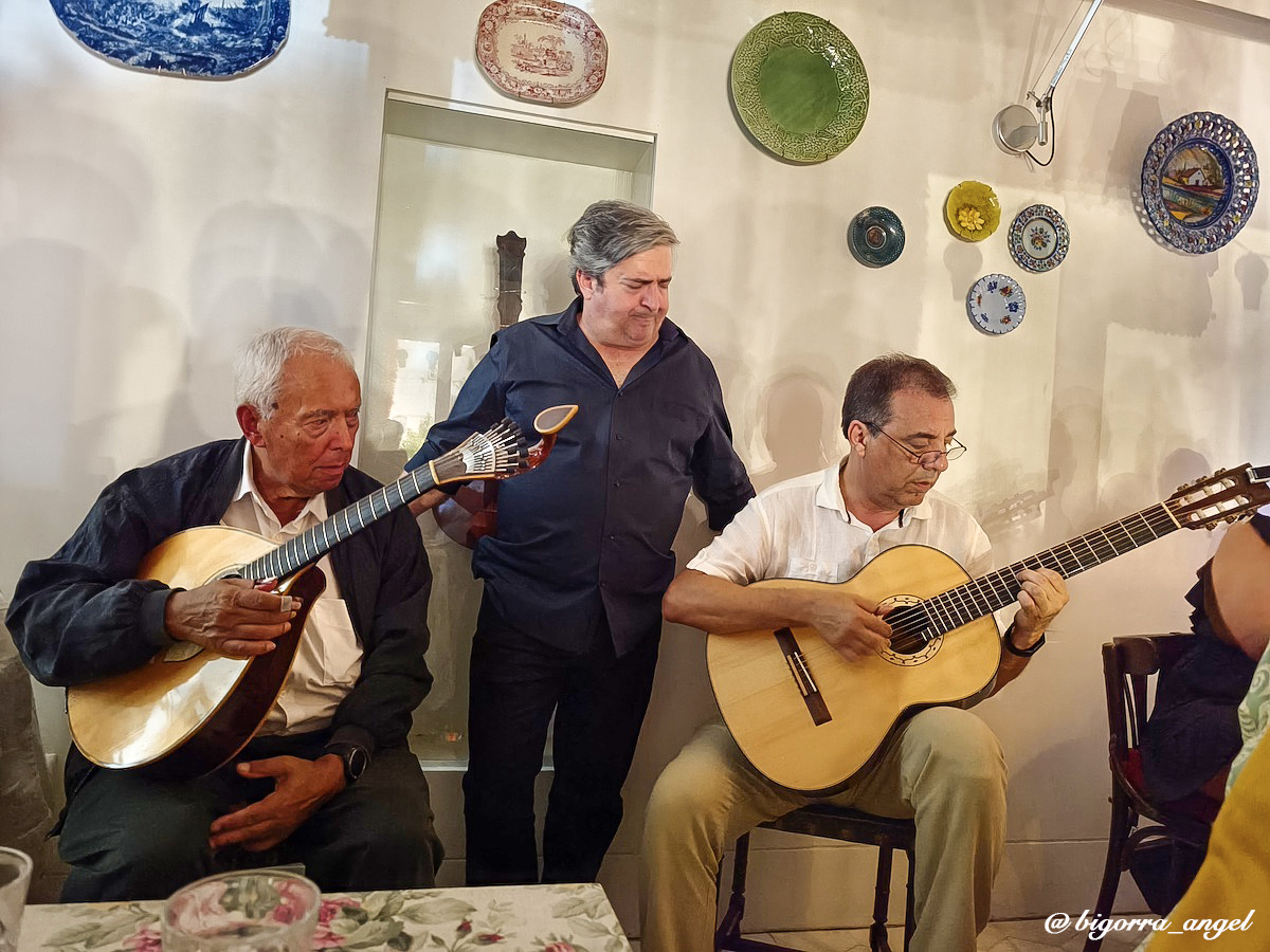 Sesión de Fado en Maria da Mouraria