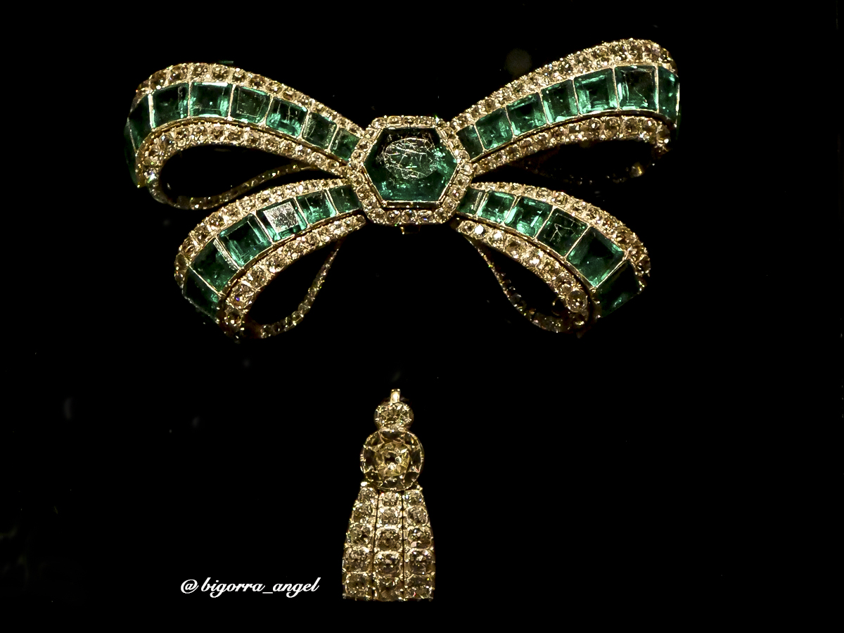 Cordón de esmeraldas de Mariana Victoria de Borbón
