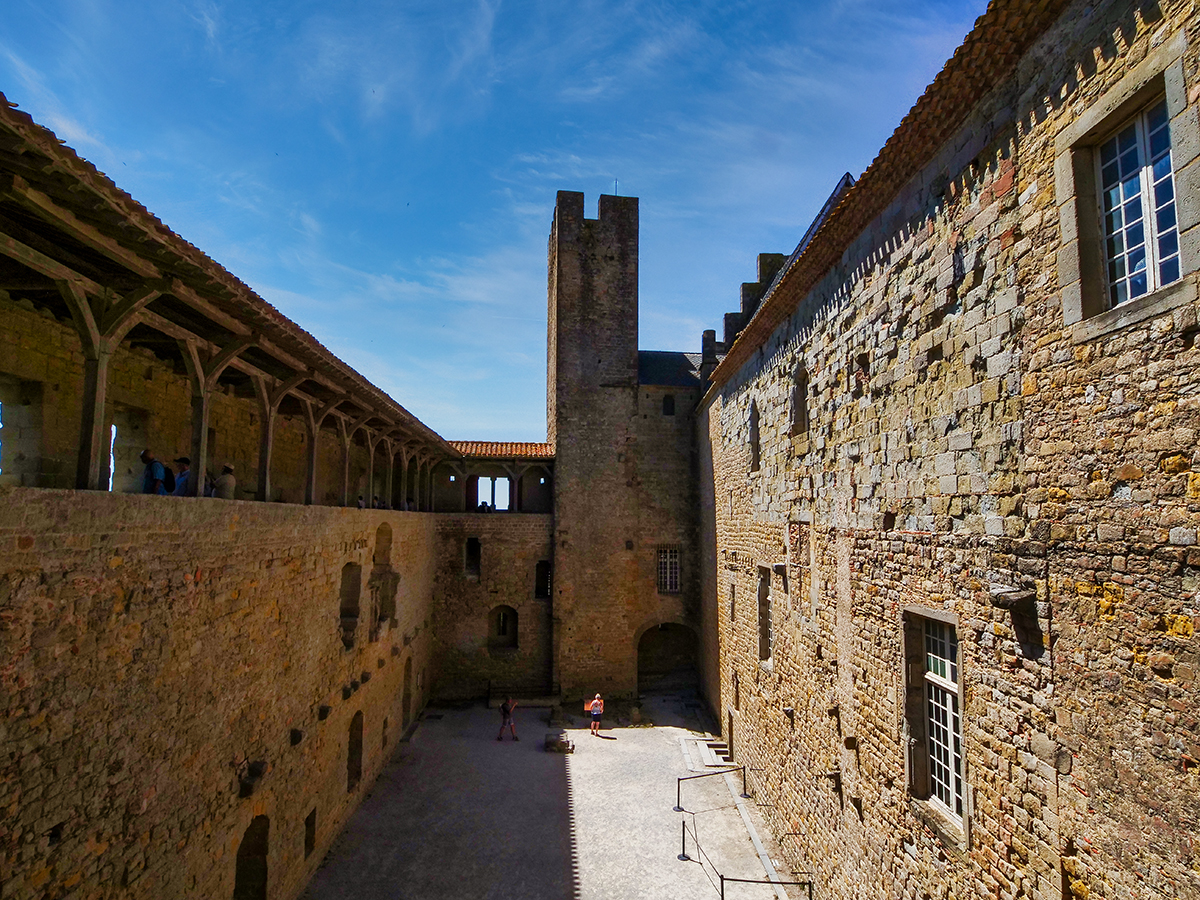 CARCASSONE PATIO INTERIOR_2