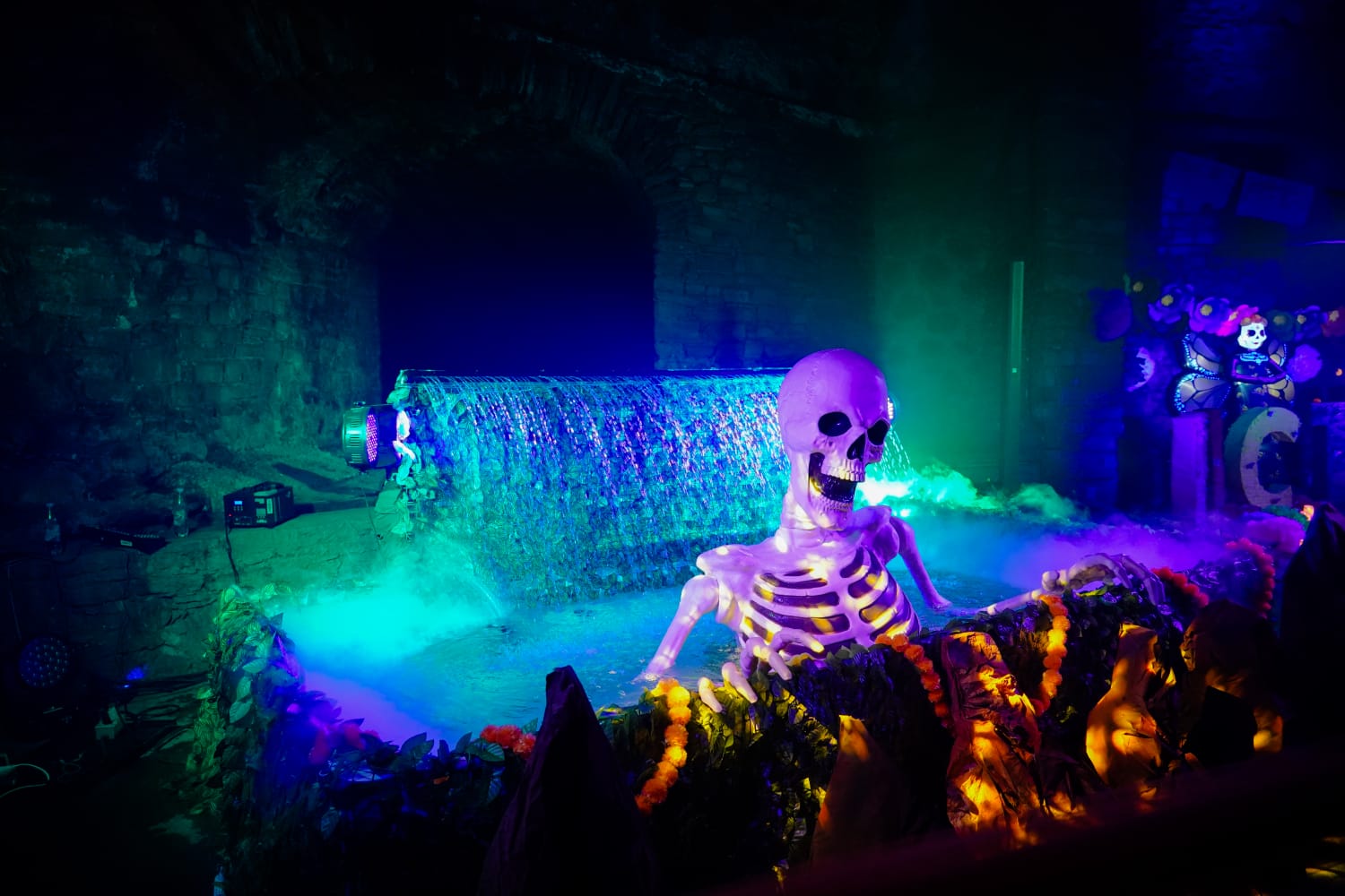Flores y símbolos tradicionales del Día de Muertos en Guanajuato